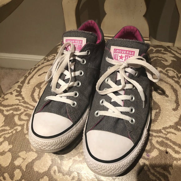 gray and pink converse